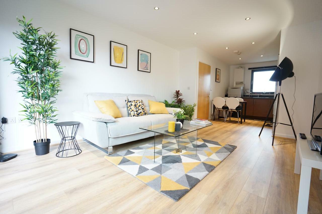 Perfectly Located Stunning Apartment Лондон Экстерьер фото