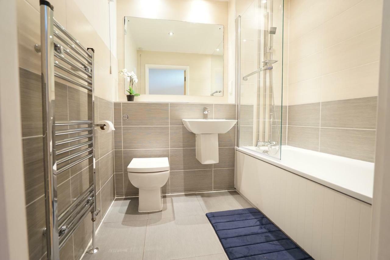 Perfectly Located Stunning Apartment Лондон Экстерьер фото