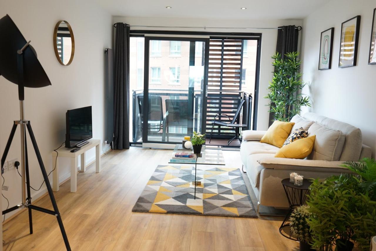 Perfectly Located Stunning Apartment Лондон Экстерьер фото